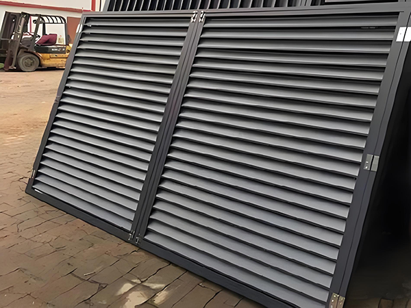 齐干却勒街道百叶窗