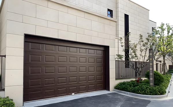 齐干却勒街道车库门