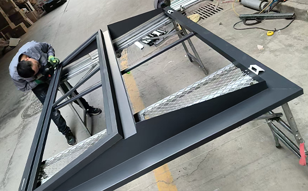 齐干却勒街道排烟窗