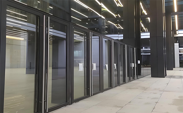 齐干却勒街道玻璃地弹门 齐干却勒街道玻璃地弹门