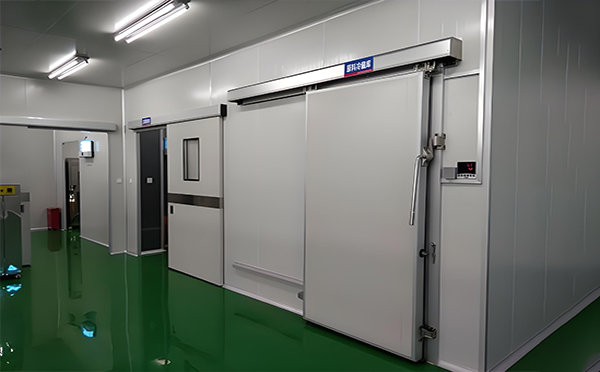 齐干却勒街道冷库门