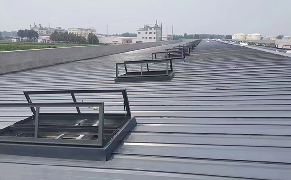 某中学室内体育馆齐干却勒街道排烟窗改造项目