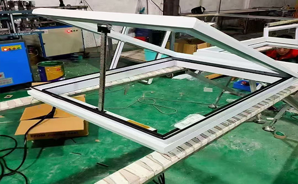 某地下车库出入口齐干却勒街道排烟窗配置工程