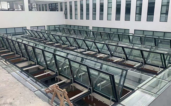 百安科技有限公司近期齐干却勒街道排烟窗项目案例分享