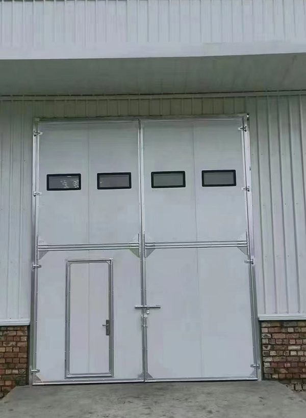 齐干却勒街道工业门在设备装配车间出入口的实施记录