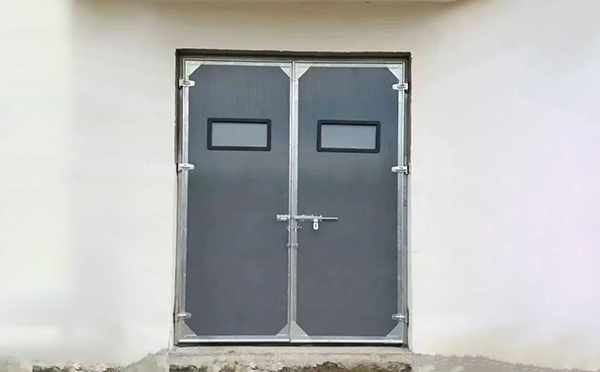 齐干却勒街道工业门在高温作业区域的运行表现